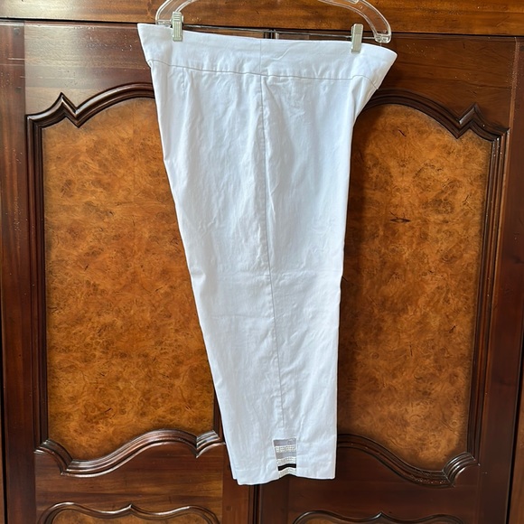 Avenue White Capri Pants with Embellished Cut Outs - Picture 2 of 12